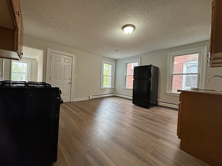 312 Davenport Ave #B2 — Photo 6