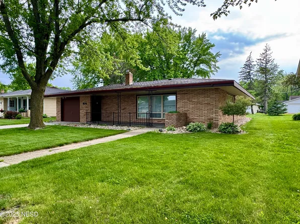 806 S Viola St, Milbank, SD 57252