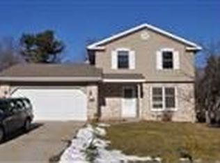 183 Cahill Dr NE, Rockford, MI 49341