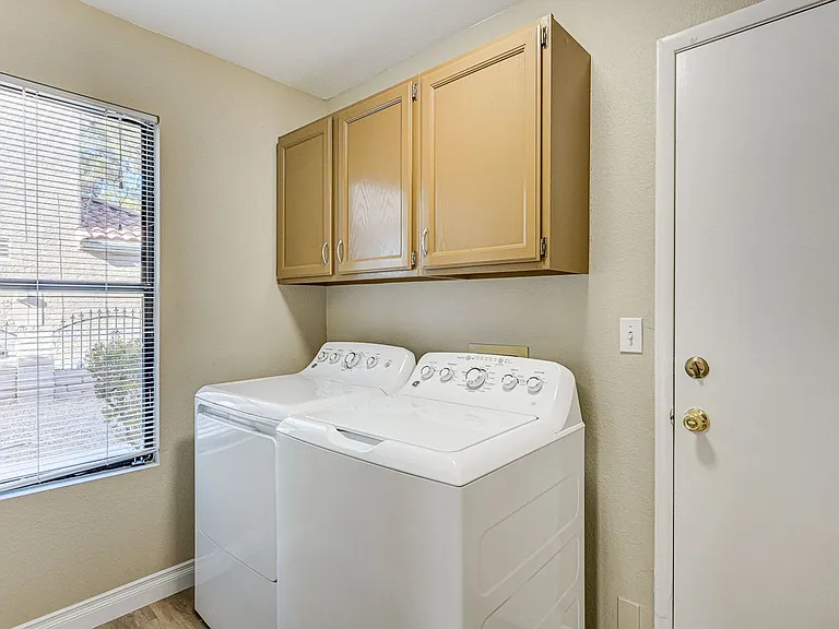 2723 Lovington Dr — Photo 32