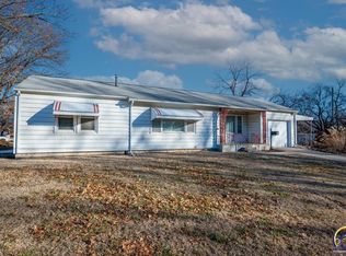 1204 SE 31st St, Topeka, KS 66605