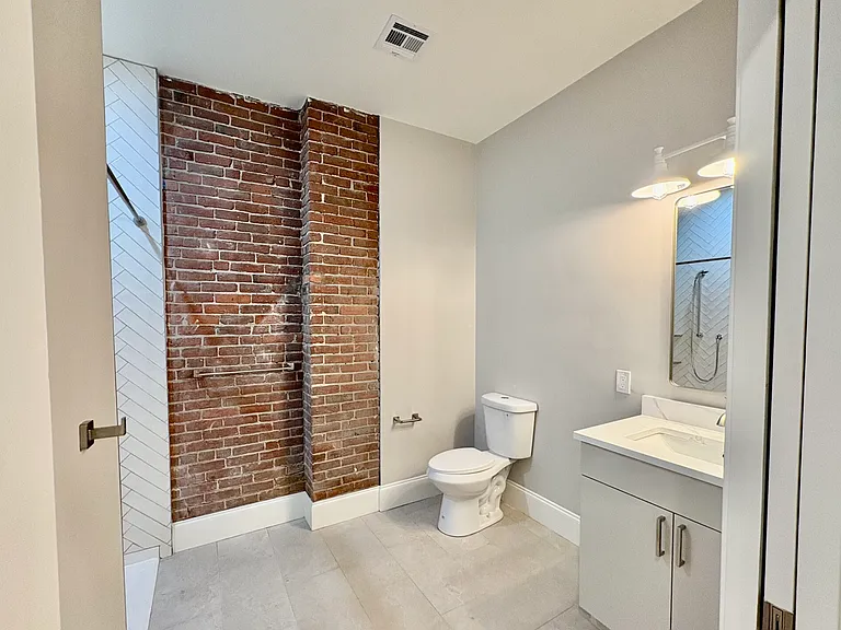 281 Franklin St — Photo 19