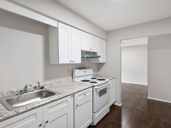 4th image of 2425 Wesleyan Ave APT 12