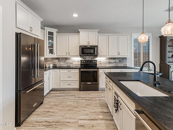5th image of 25961 W HORSHAM Drive