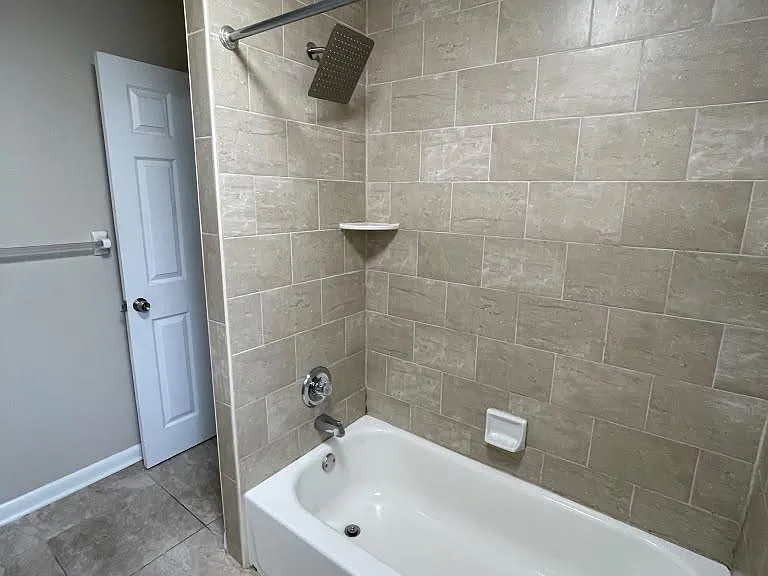 1734 W Diamond St #2 — Photo 25