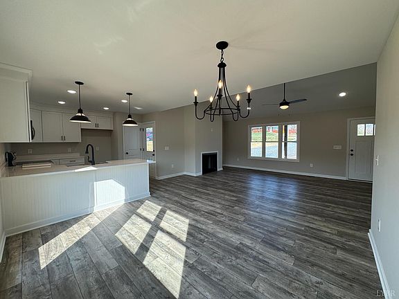 5th image of 604 Stratford Rd