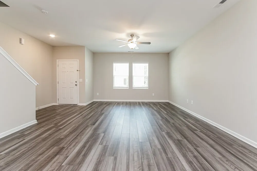 3 bed, 2.5 bath, 1590 sqft, $1,775 — Photo 4