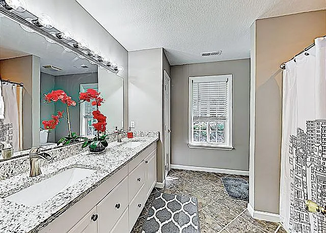 390 Oakview Park Rd — Photo 8