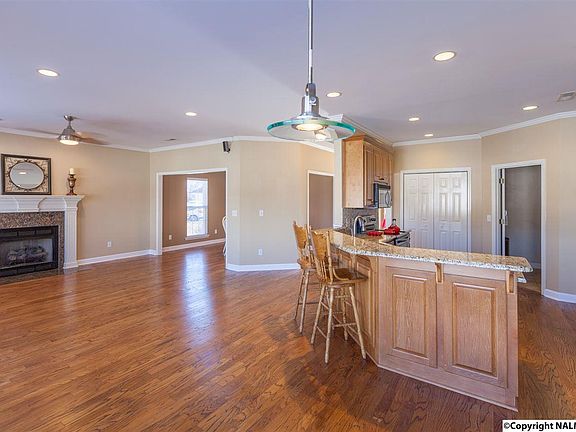 4th image of 5310 Frankford Dr SE