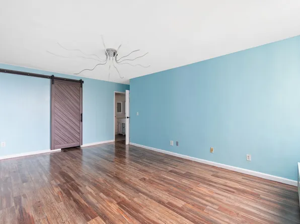 200 Winston Drive image 16 of 28