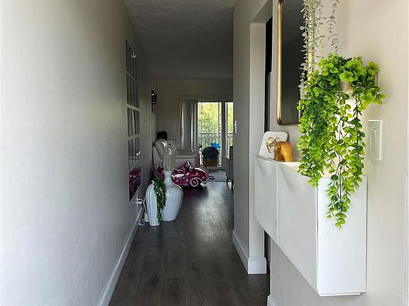 4th image of 1061 NW 45th St APT 8