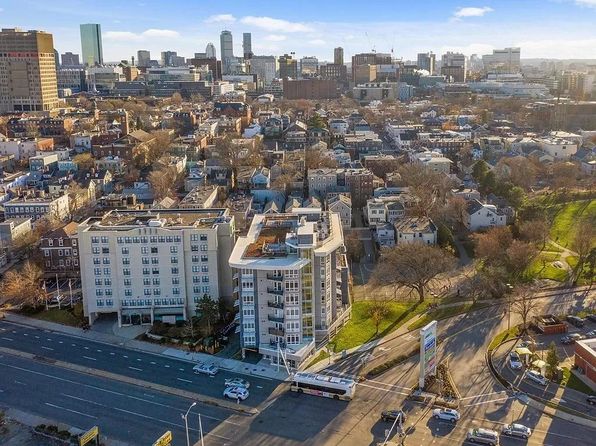 262 Monsignor Obrien Hwy APT 301