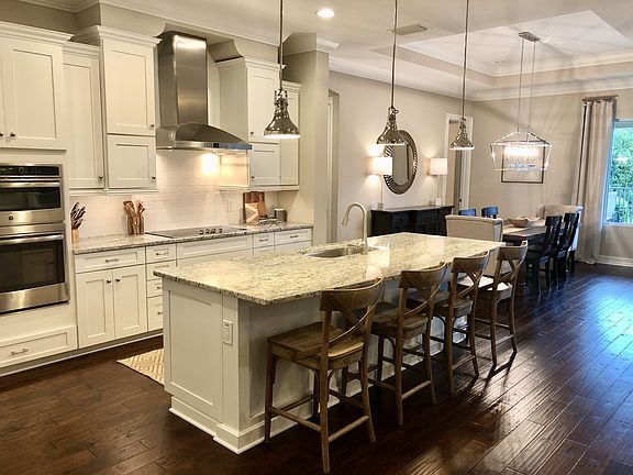 Shaker Cabinets w/ Granite 