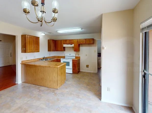 853 W Wintergreen Rd, Lancaster, TX 75134