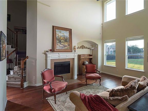 4th image of 2203 Harrier St