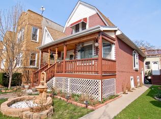 3827 N Sacramento Ave, Chicago, IL 60618