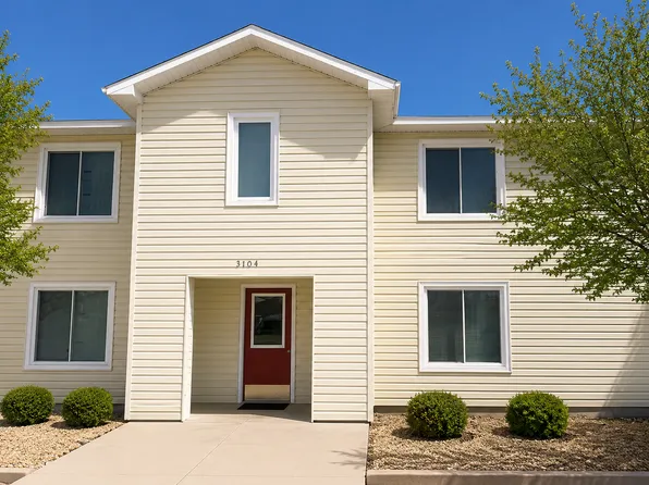 3104 Ross Ct, Dodge City, KS 67801