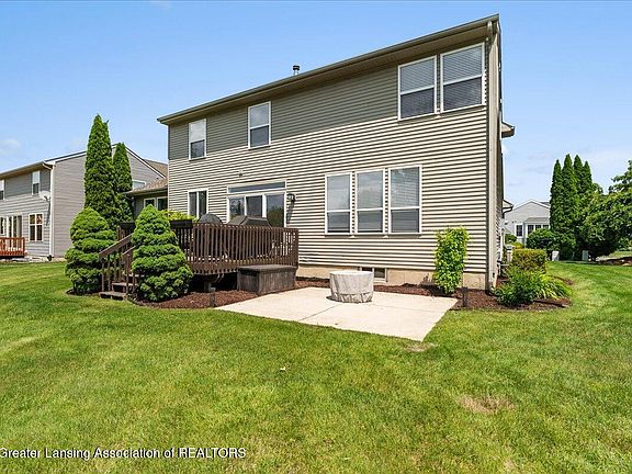 4th image of 10889 Pointe West Blvd