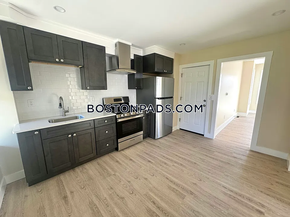 41 Bridges St #1