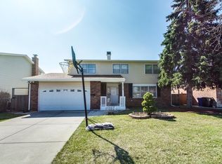 1715 W Willow Ln, Mount Prospect, IL 60056