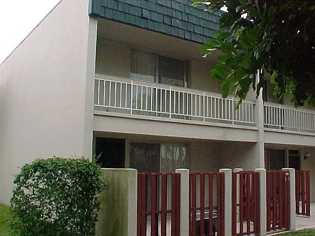 Quiet Corner Unit