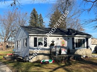 2727 Meadow Dr, Akron, OH 44312