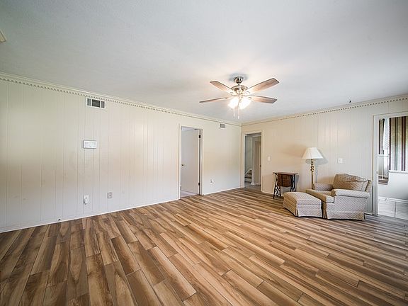 5th image of 6119 Canterbury Dr