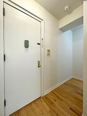 4th image of 416 E 65th St APT 2I