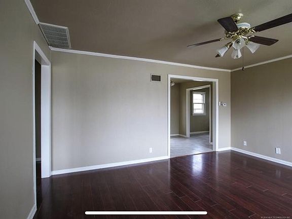 4th image of 1426 N Evanston Ave