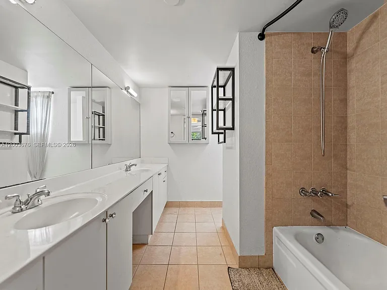 4235 N University Dr #312 — Photo 9