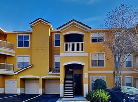 8848 Villa View Cir