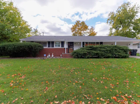 7 Hillcrest Dr, Tuscola, IL 61953