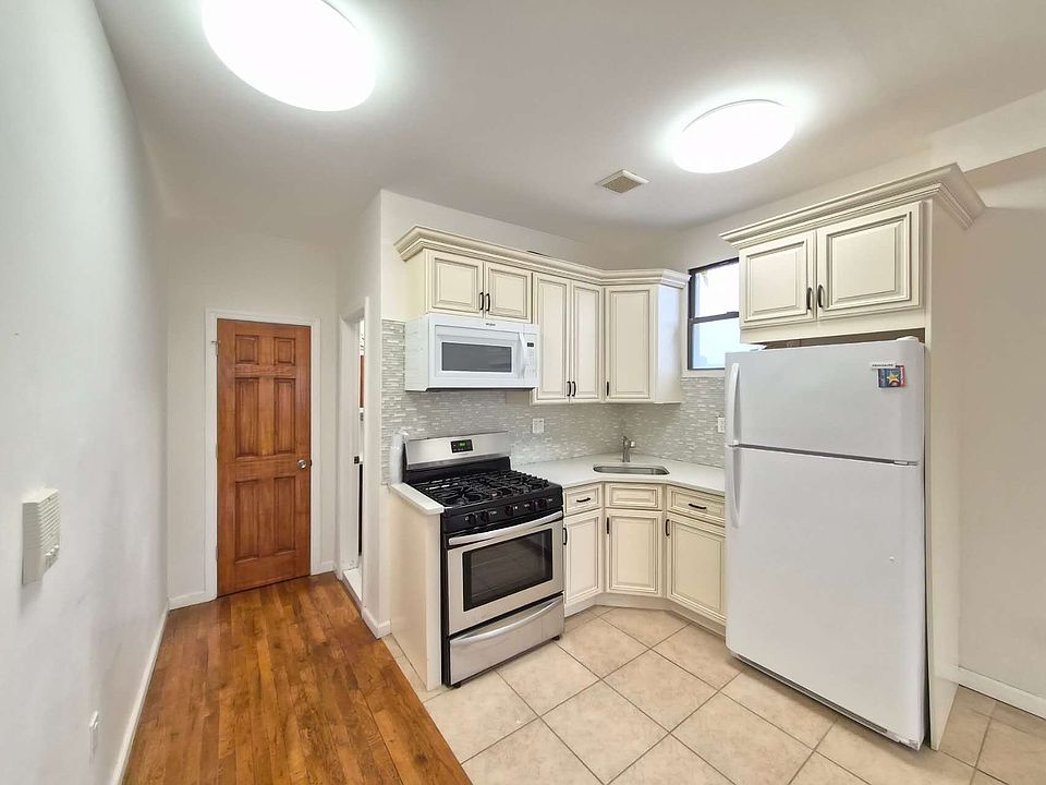 1st image of 2787 W 16th St #2F