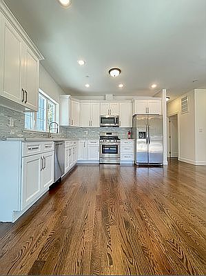 2nd image of 72 Harris Ln #1