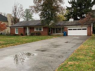 6 Baxter Ln, Chesterfield, MO 63017