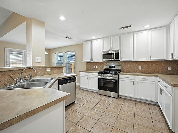 5th image of 224 Bluefinch Dr