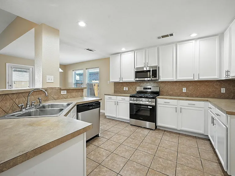 224 Bluefinch Dr — Photo 5