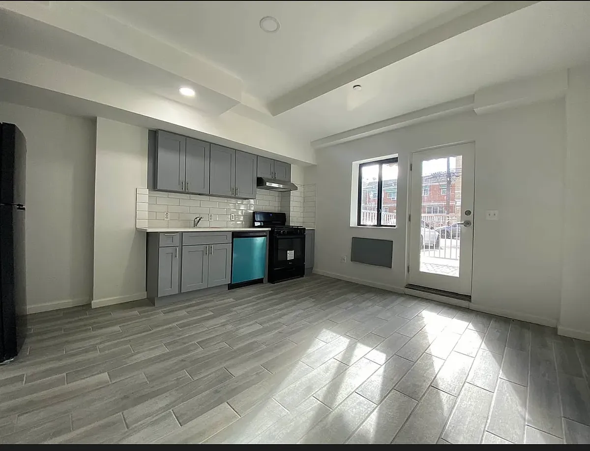 Building Photo - 14-43 31st Ave #1B