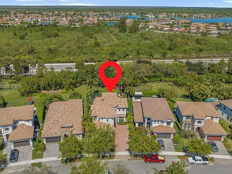 10185 Cameilla St — Photo 46