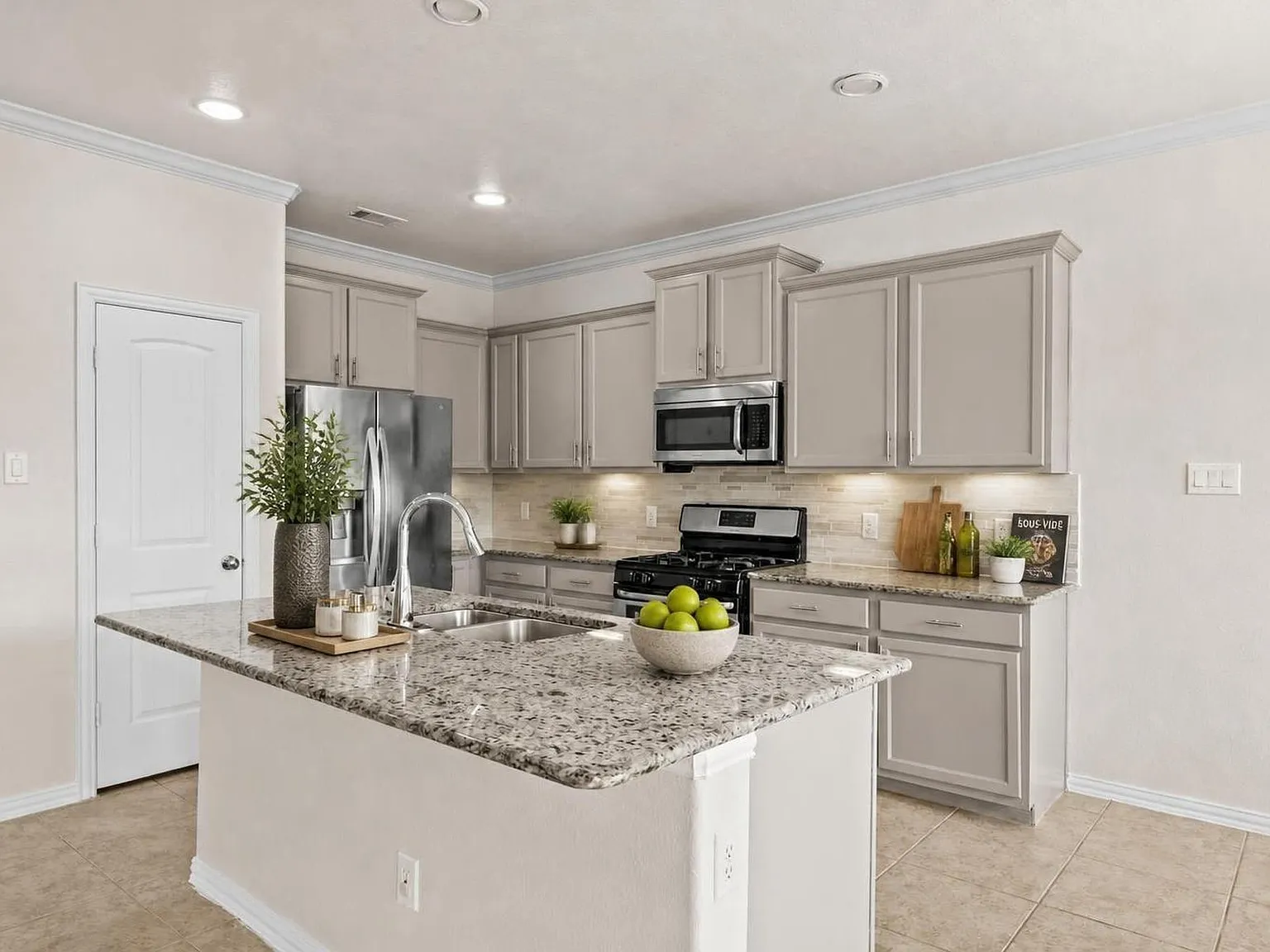 4 bed, 2.5 bath, 2394 sqft, $2,600 — Photo 3