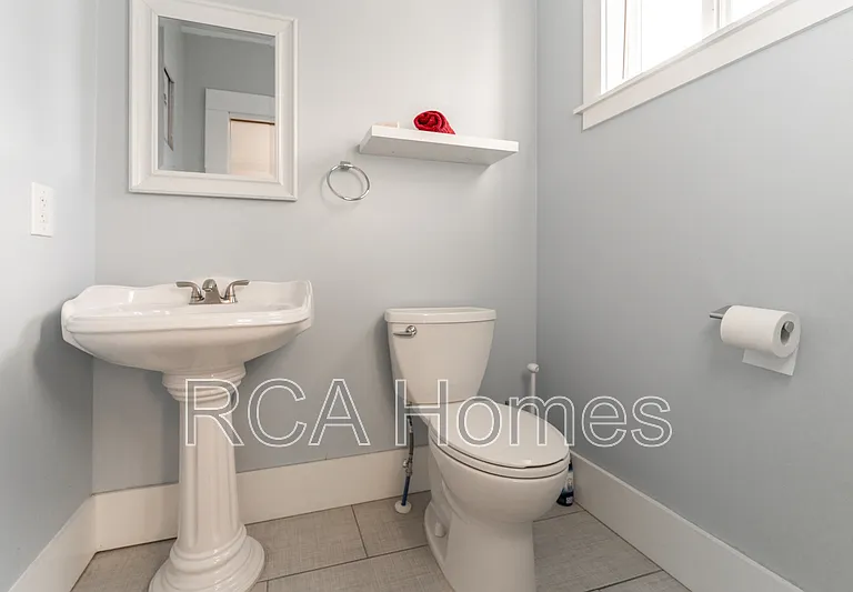 1037 E Tabor St — Photo 9