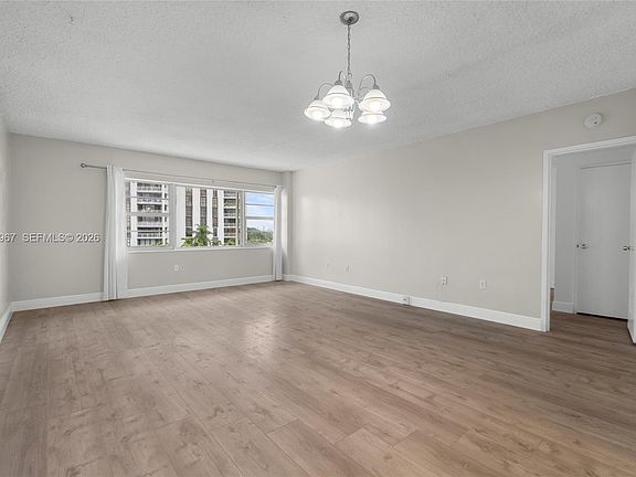 3rd image of 1700 NE 105th St APT 505