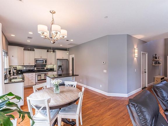 5th image of 4170 River Woods Dr