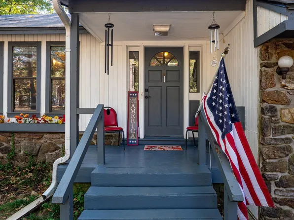 8618 Yellow Oak Dr, Jacksonville, AR 72076