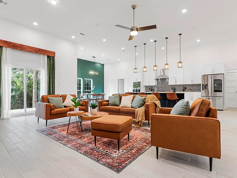 4013 Legend Trl — Photo 6