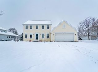 83 Deseyn Dr, Canandaigua, NY 14424