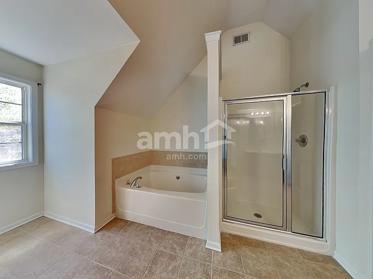 35 Hampton Pl — Photo 16