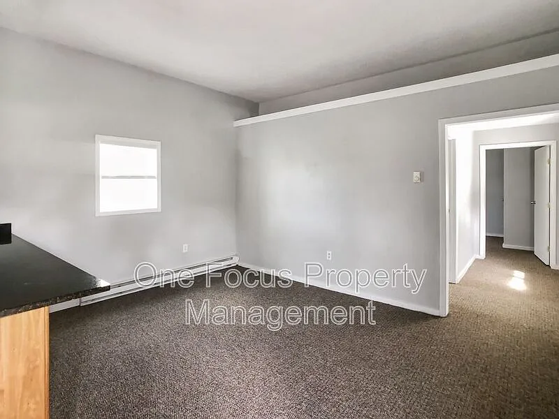 2 bed, 1.0 bath, $995 — Photo 3