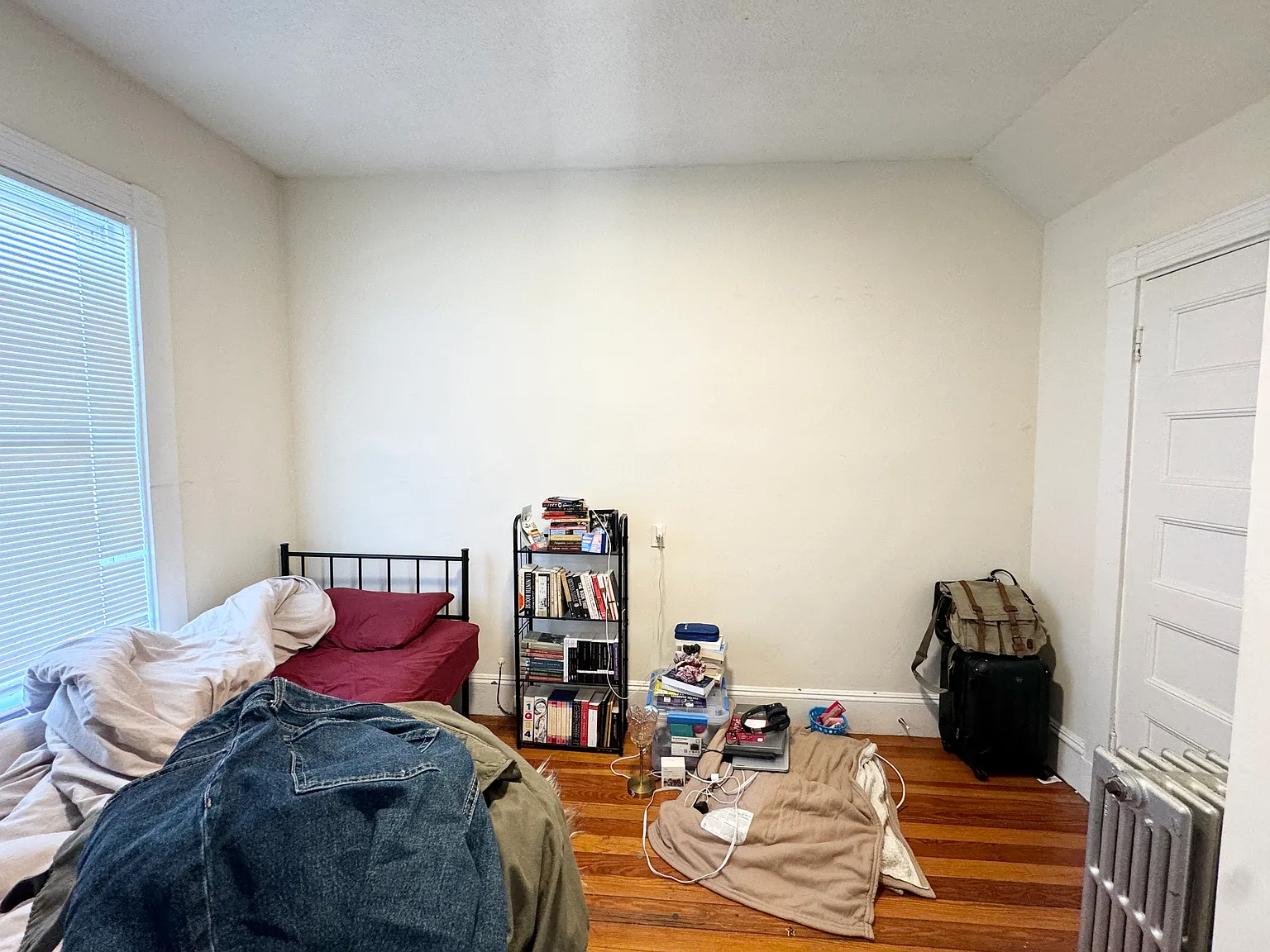 5 bed, 9999 sqft, $4,500 — Photo 4