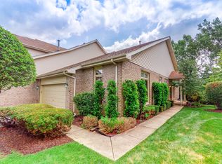 7029 Plymouth Ct, Tinley Park, IL 60477